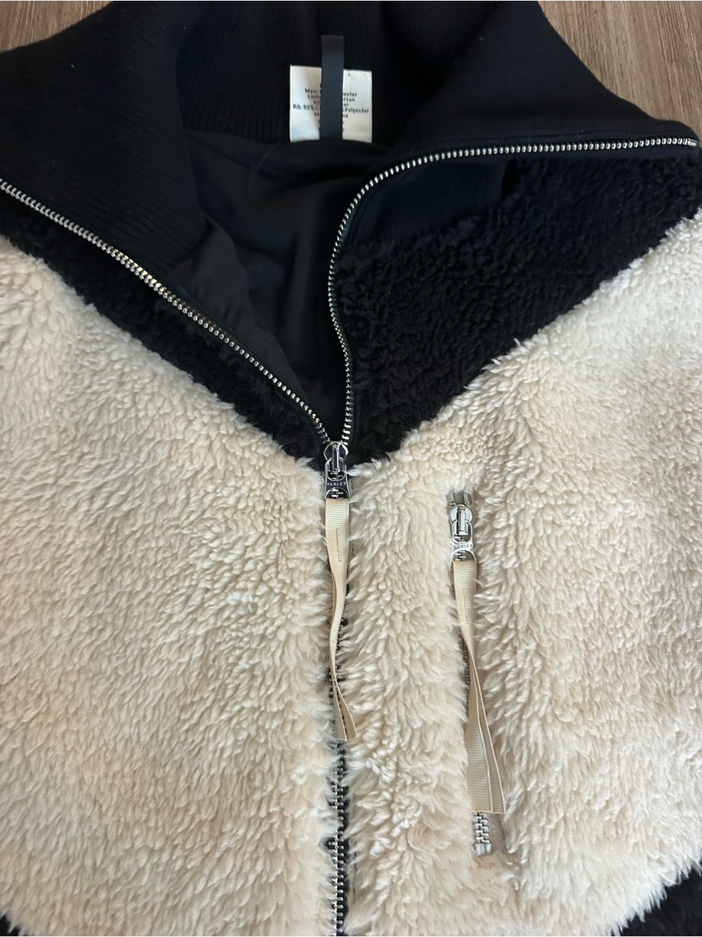 Varley Corson Sherpa Jacket - Black & Cream Chevron - Picture 7 of 13